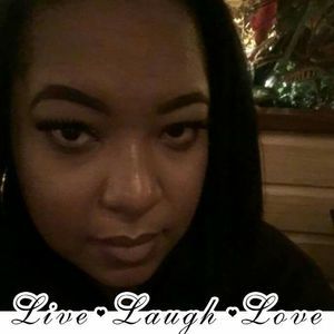 Meet your Posher, Aisha